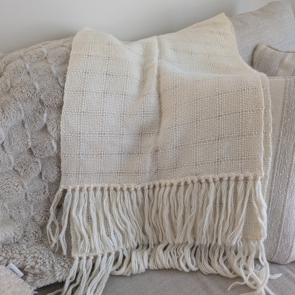 Hand Loomed Vintage Knit Wool Blanket Scarf - Picture 4 of 7